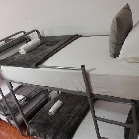 Crew Hostel Тирана Екстер'єр фото