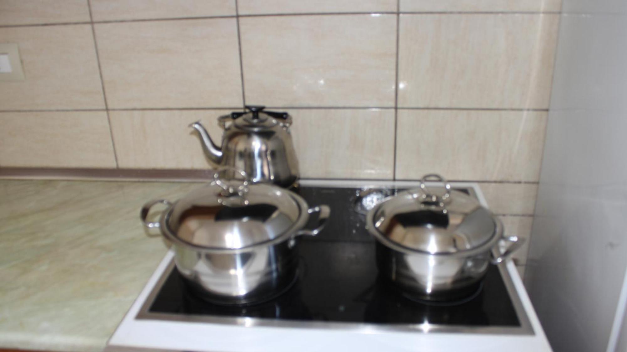 Crew Hostel Тирана Екстер'єр фото