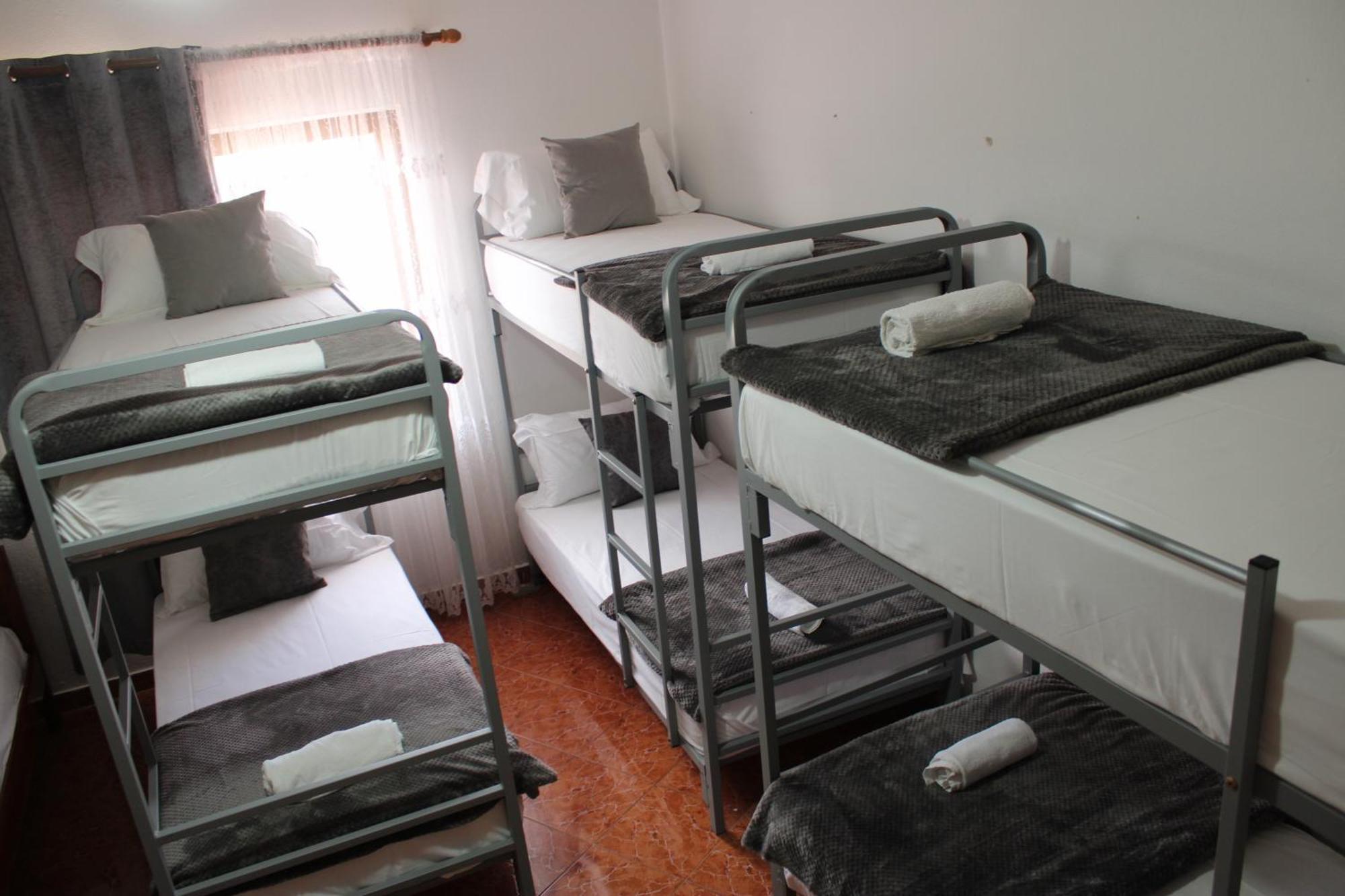 Crew Hostel Тирана Екстер'єр фото